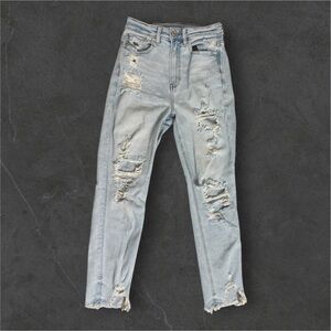 American Eagle Outfitters Light Blue Distressed Cropped Jeans